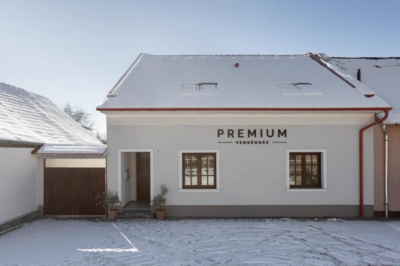 Premium Vendeghaz Otel Eğri Dış mekan fotoğraf
