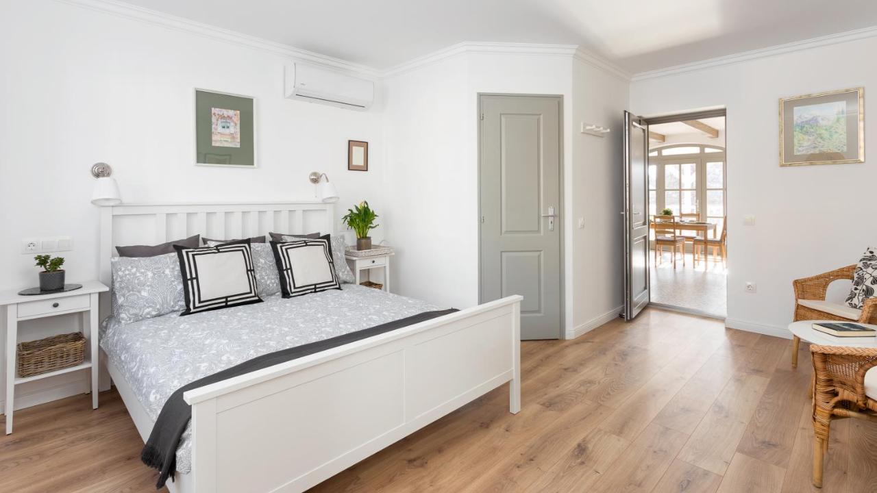 Premium Vendeghaz Otel Eğri Dış mekan fotoğraf