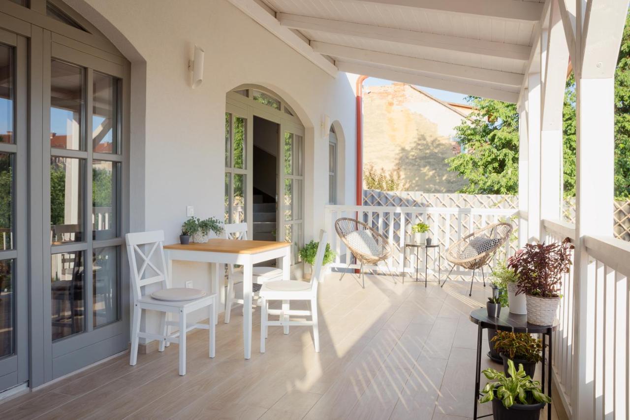 Premium Vendeghaz Otel Eğri Dış mekan fotoğraf